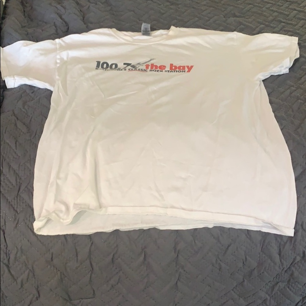 100.7 The Bay Vintage T-Shirt